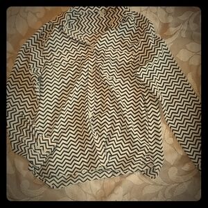 B57:AMERICAN EAGLE OUTIFITTERS: WOMEN SIZE MEDIUM